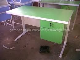 Kursi merupakan salah satu benda yang digunakan sebagai sarana duduk oleh para siswa siswi.sedangkan meja adalah alas untuk menulis. Jual Meja Kursi Guru Dan Staff Sekolah Jual Meja Kursi Sekolah