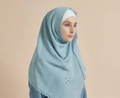 Jenis kain selanjutnya yaitu kain fleece, dimana kain ini merupakan salah satu kain yang menyerupai wol pada permukaannya. Kenali 25 Jenis Bahan Untuk Kerudung Hijab Ini Agar Tidak Salah Beli Updated Bukareview