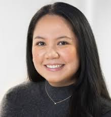 Lisa Beech's Instagram, Twitter & Facebook