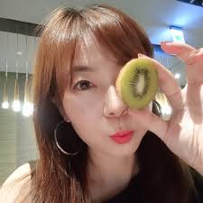 公車內部影片出來以後支持司機票數瞬間翻轉🙃 司機：「我很少跟低能兒說話」 學生：「你連錢都不會算，這輩子就這樣算了」 然後才有後面的毆打事件