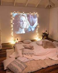 alo galera do retroprojetor olha que ideia legal talvez para um filme desvie a atencao mas u dachgeschoss schlafzimmer kinozimmer schlafzimmer im dachgeschoss