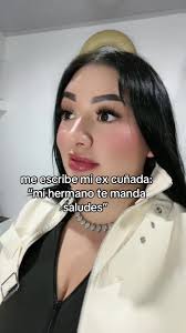 Dizque saludes del de blanco JAJAAJJAAJ