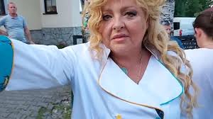 Moja autobiografia już dostępna na: Magda Gessler Sprowokowana Przez Aktywiste Nagranie Z Awantury Trafilo Do Sieci Wideo Radio Zet