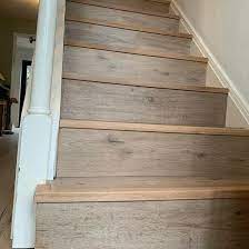 Laminate flooring floats over the subfloor, and although you need to hold it down with baseboards, it's stable over a large area, such as a living. RÄƒdÄƒcinÄƒ Alerga Metodologie Laminate Stairs Justan Net