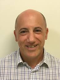 פרופיל של ‏ד"ר אדריאן דואק