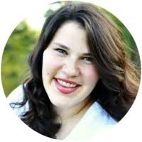 Anna Kovach's Instagram, Twitter & Facebook