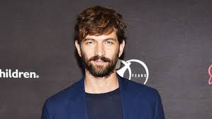 Afraid to call the police, she continues her morning as if nothing happened. Michiel Huisman To Star In Kaley Cuoco S Hbo Max Series The Flight Attendant Deadline