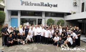 This english course is communicative based with an emphasis on developing speaking and listening skills. Pikiran Rakyat Buka Lowongan Reporter Dan Video Editor Mau Topcareerid