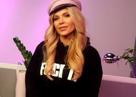 15 lutego 1984), zawodowo znana jako doda , to polska piosenkarka, aktorka, producentka i osobowość telewizyjna. Tragedia W Rodzinie Dody Piosenkarka Przerwala Milczenie