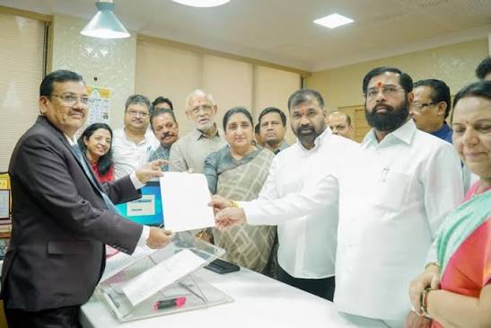 सचिन अहिर यांचा शिदेंच्या शिवसेनेत प्रवेशठाकरे गटाला धक्का; उपसभापती पदासाठी अर्ज दाखल