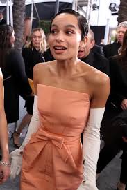 Mar 16, 2020 · zoë kravitz: Zoe Kravitz Tragerloses Mantel Abendkleid 2020 Sag Awards Thecelebritydresses