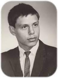 Lloyd Bratton's Instagram, Twitter & Facebook