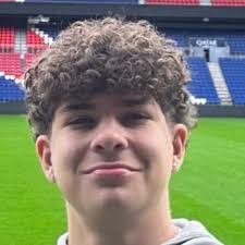 Declan Healy's Instagram, Twitter & Facebook