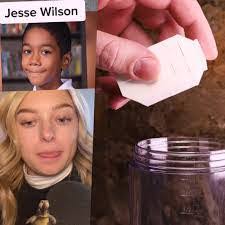 Jesse Lea's Instagram, Twitter & Facebook