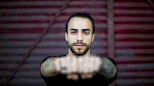 Três anos depois, lançou o seu album de estreia, espelho. Diogo Picarra Reedita Espelho E Do 2 Em Vinil