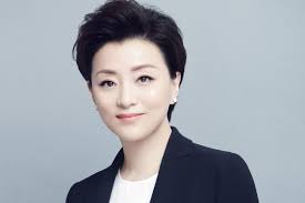 Talk show host and entrepreneur Yang Lan