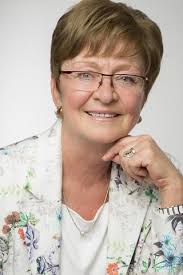 Dr. Mártonné Karoliny