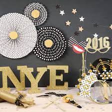 50 Best New Year Eve Wall Decoration Ideas 2021 With Images Home Decor Ideas Uk New Years Eve Decorations Wall Decor Tutorial New Year S Eve Celebrations