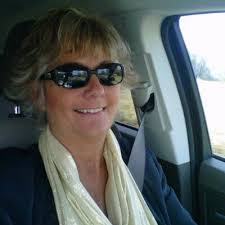 Elaine Belcher's Instagram, Twitter & Facebook