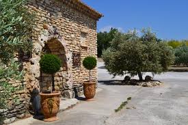 Le Moulin Du Clos Des Jeannons Aop Huile D Olive De Provence