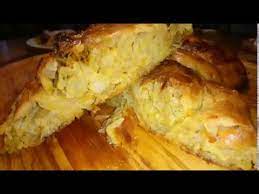 Am introdus în cuva aparatului în ordinea următoare ingredientele: Placinte Moldovenesti Cu Varza Moldovan Pie With Cabbage Recipe In Description Youtube
