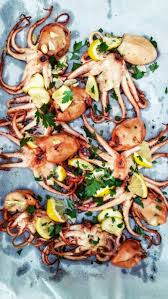 Comment Cuire Des Petits Poulpes Petits Poulpes Rotis A L Ail Persil Et Citron Recettes De Cuisine Cuisine Poisson Cuisine