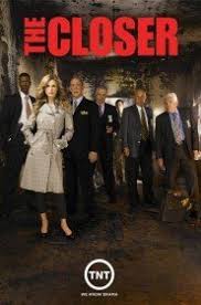 La naval criminal investigative service regroupe une équipe d'agents spéciaux chargés d'enquêter sur des crimes concernant la marine. Serie The Closer L A Enquetes Prioritaires En Streaming Dustreaming