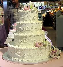 This Cake Is Similar To The Cake I Originally Picked For My Wedding Only In All White So Pretty Wedding Cake Prices Publix Wedding Cake Wedding Cake Pictures