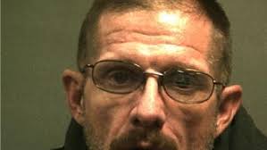 Homeowner holds burglary suspects at gunpoint until police arrive