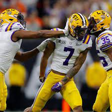 Geaux Tigahs 7 8k On Instagram Finally The Time Has Arrived For Our Annual Countdown 100 Days Until The Tigers Kick Off The Football Football Helmets Lsu