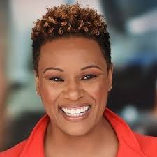 Lisa Rene (@TheLisaRene) • Facebook