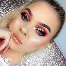 Ellen Clausen (ellzzizz)