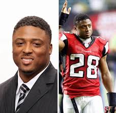 Ex-NFL Star Warrick Dunn Gives Back: 170 Homes for Single Parents Former  NFL running back Warrick Dunn has quietly transformed the lives of more  than 170 single parents by helping them become