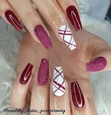 See more ideas about nail designs, nail art designs, maroon nails. 23 Chic Ways To Wear Maroon Nails This Fall Blog De Mujeres