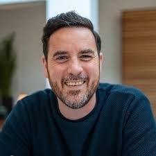 Derek Prout's Instagram, Twitter & Facebook