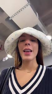 Isabella Cottone's Instagram, Twitter & Facebook