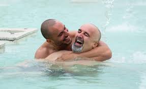 Giovanni ciacci se ne va, basta… non lo vedremo più, ma vi rendere conto?, tuona il vincitore del giovanni ciacci, una svolta drastica: Giovanni Ciacci Addio Principe Etiope Ora C E Pietro Foto Kikapress Com