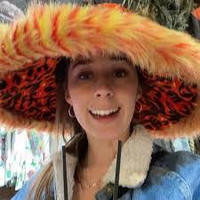 Leia Larson's Instagram, Twitter & Facebook