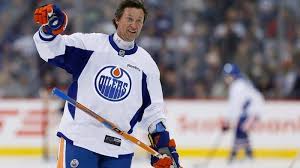 Born as wayne douglas gretzky in ontario canada on january 26, 1961, wayne gretzky is a retired canadian professional hockey player and head coach with an estimated net worth of $200 million. The 20 Richest Hockey Players In The World 2021 Wealthy Gorilla