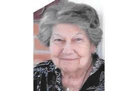 Mary Ginsberg's Instagram, Twitter & Facebook