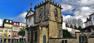 The most affordable way to get from braga to guimarães is to rideshare, which costs €2 and takes 35 min. 1 Woche In Porto