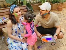 Watch exclusive talks with soha ali khan and sharmila tagore on the preparations of soha ali khan's wedding with actor kunal khemu.subscribe to official indi. Parenting Tips 5 Parenting Tips To Take From Soha Ali Khan And Kunal Kemmu