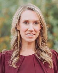 Mindy Sutton's Instagram, Twitter & Facebook