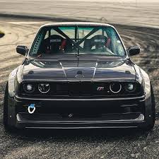 Add style and performance to your car with this superior body kit. E30 Bmw Like Everything But The Wide Body Kit Bmw E30 Cosas De Coche E30