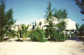He purchased a barge to transport supplies for the building.the house consisted of six stout, interconnected dome structures, which made up the rooms of the house, and some of which had two levels. Marco Island S Dome Houses And Tigertail Beach A Kayak Adventure South Florida And Beyond Off The Beaten Track
