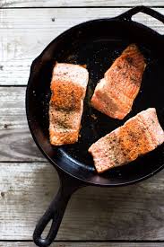 How To Cook Salmon On The Stove Ehow Cooking Salmon Steaks Cooking Salmon Salmon On The Stove