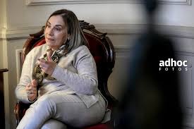 Doris Morales en la sede de la Suprema Corte de Justicia de Uruguay en  Montevideo. Foto: Javier Calvelo/ adhocFOTOS