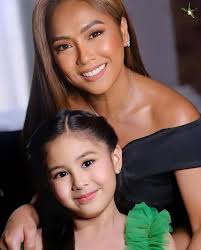 Picture perfect Morena Mom and Meztisa daughter, Rochelle Pangilinan and  her mini mi Shiloh.