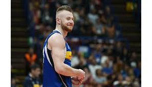 Zaytsev_official a l'italia con voi, abbiamo in collegamento ivan @zaytsev, capitano della nazionale italiana di #volley. Italy Volleyball Jersey Signed By Ivan Zaytsev Charitystars