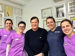 O cantor está a atravessar uma fase mais positiva uma vez que venceu o cancro e está a retomar a sua carreira. Marco Paulo E Forcado A Adotar Novo Visual Devido A Luta Contra O Cancro Movenoticias